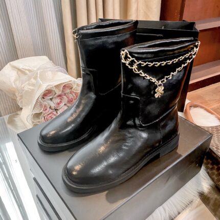 Chanel The new chain short boots are hot and new